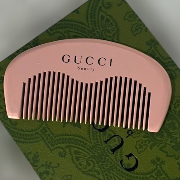 RARE Authentic Gucci Comb - Pink Beauty - New in box and pouch - Picture 3 of 3